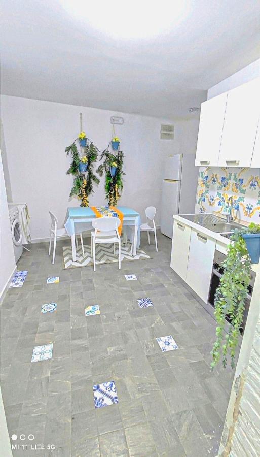 Loft Monteoliveto By Napulitandream Apartment เนเปิลส์ ภายนอก รูปภาพ