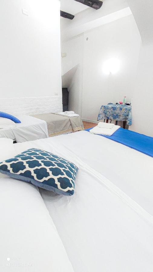 Loft Monteoliveto By Napulitandream Apartment เนเปิลส์ ภายนอก รูปภาพ
